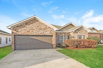 5024 EASTON LN NORTHPORT, AL 35475